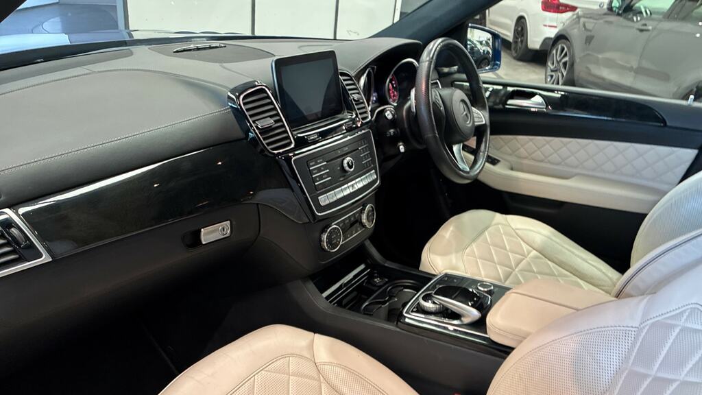 Mercedes-Benz GLS Class Black #11