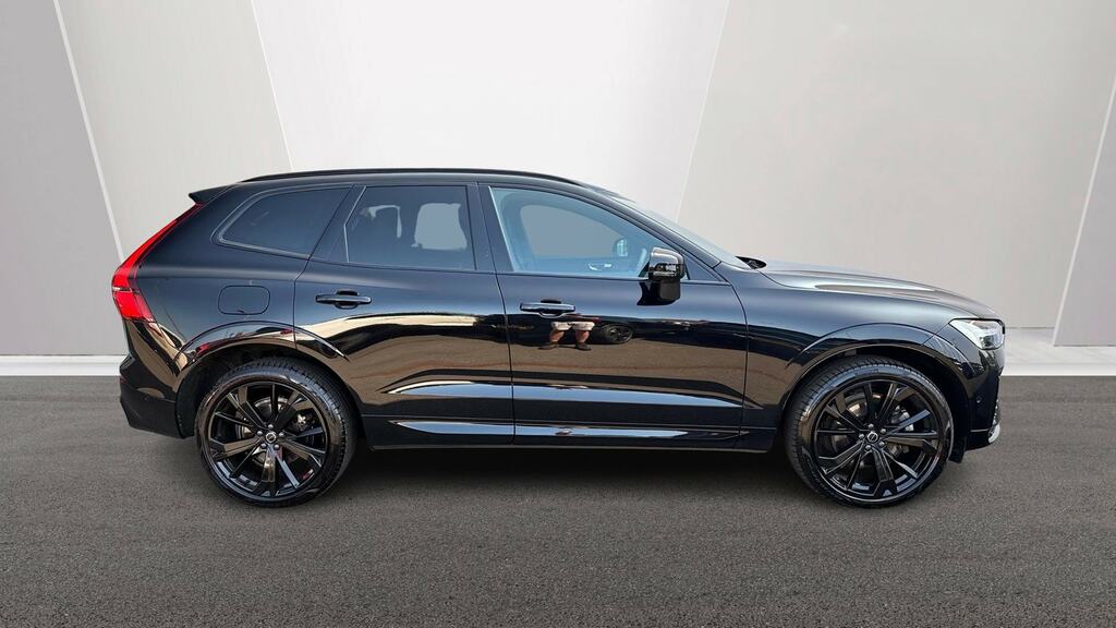 Volvo XC60 2.0 B5p Plus Black Edition Awd Geartronic RA25AZC Black #3