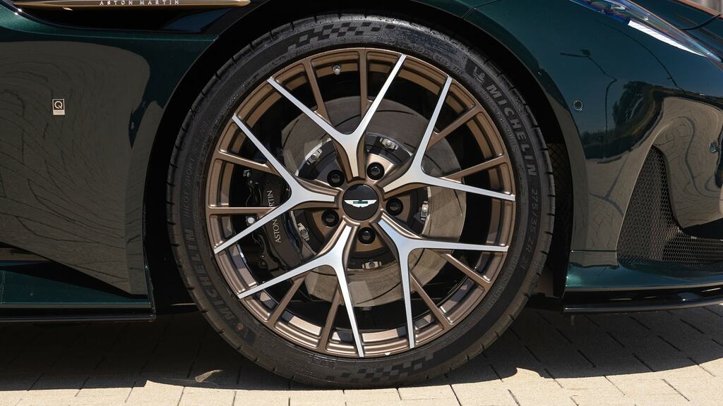Aston Martin DB12 V8 Volante Green