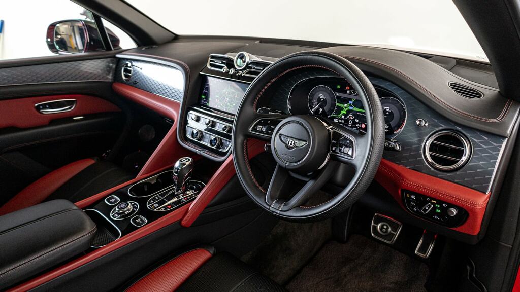 Bentley Bentayga 4.0 V8 S Touring Spec Red #4