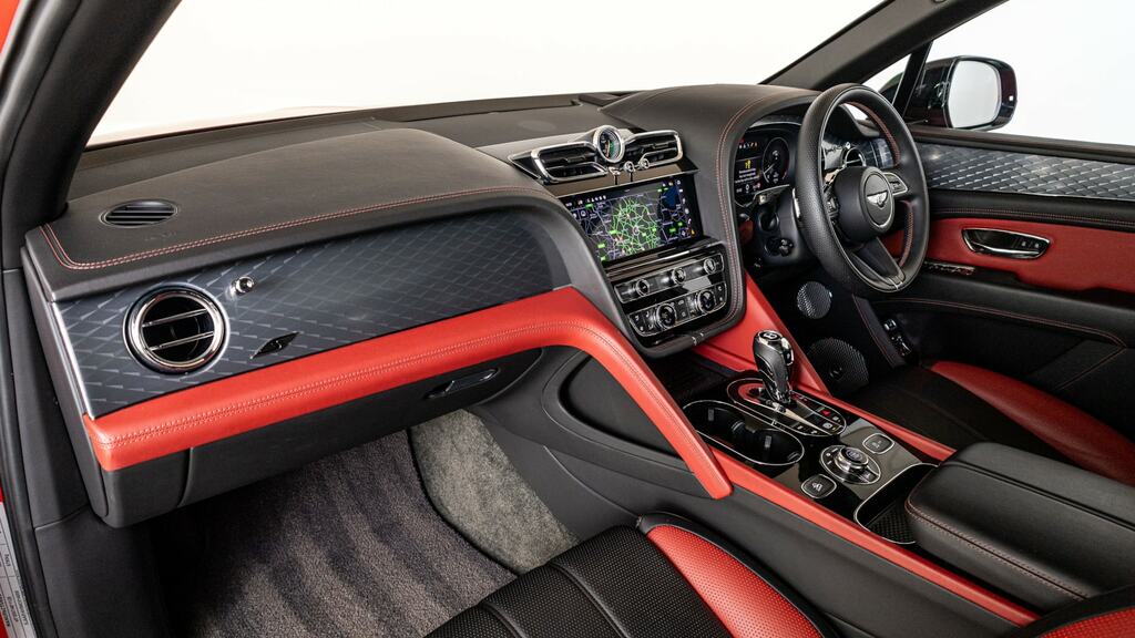 Bentley Bentayga 4.0 V8 S Touring Spec Red #2