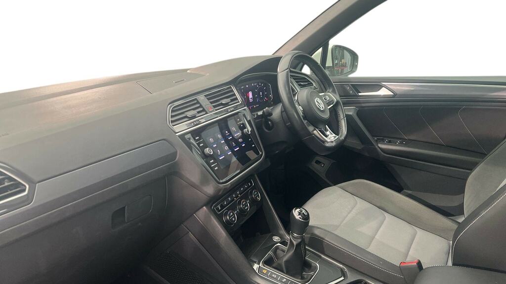Volkswagen Tiguan 2.0 Tdi 150 R-line Tech VN20NMF White #2