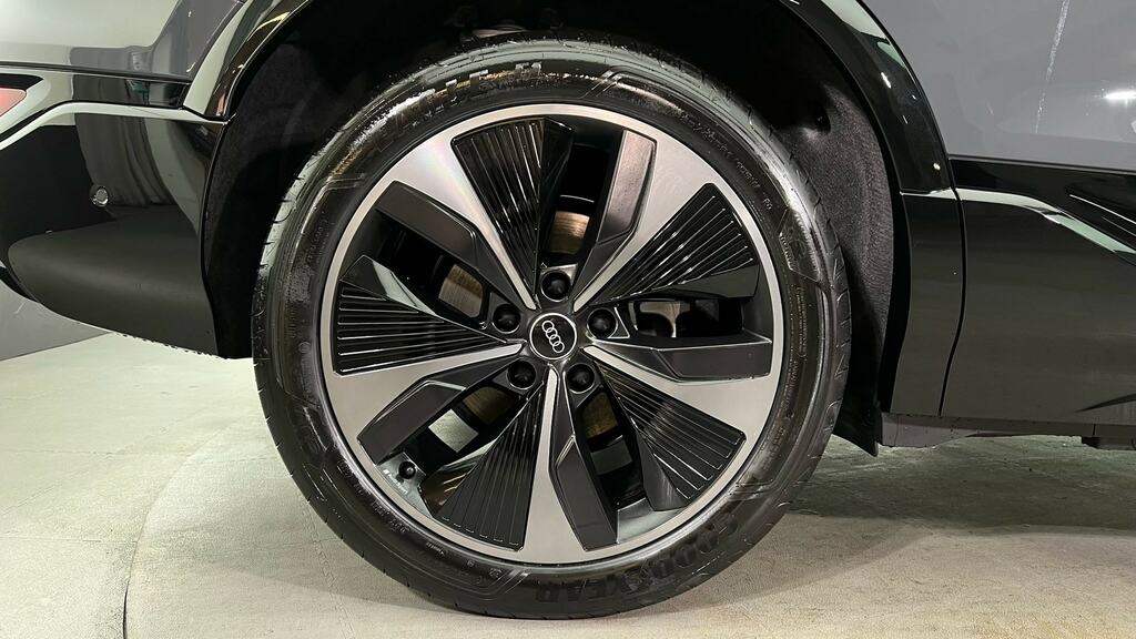 Audi Q6 E-Tron 185Kw 83Kwh Black Edition Tech FE26EDU Grey #5