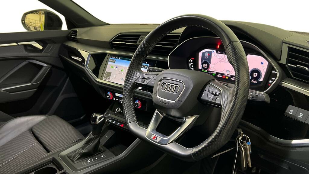 Audi Q3 35 Tfsi Black Edition S Tronic FL23NKX White #6
