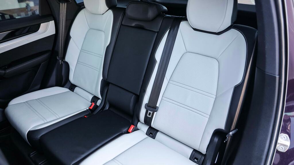 Porsche Cayenne E-hybrid Tiptronic S 5 Seat Black #11