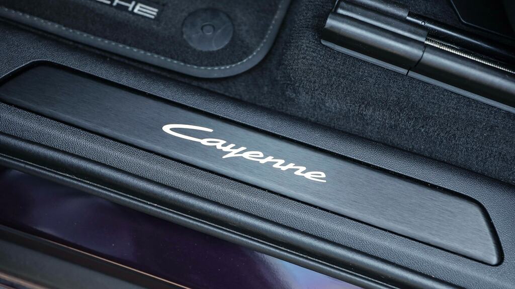 Porsche Cayenne E-hybrid Tiptronic S 5 Seat Black #26