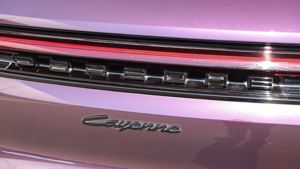 Porsche Cayenne E-hybrid Tiptronic S 5 Seat Black #35