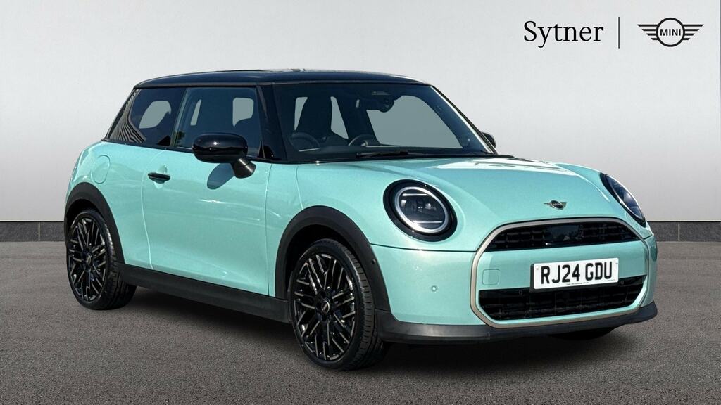 Mini Hatch 1.5 C Exclusive Level 2 Green