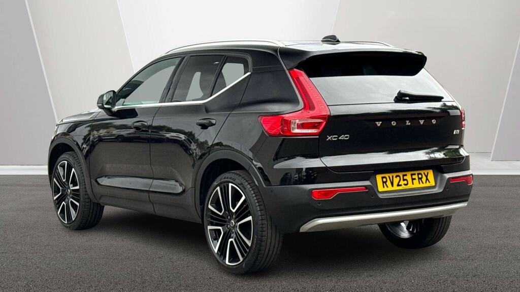 Volvo XC40 2.0 B3p Ultra Bright RV25FRX Black #2