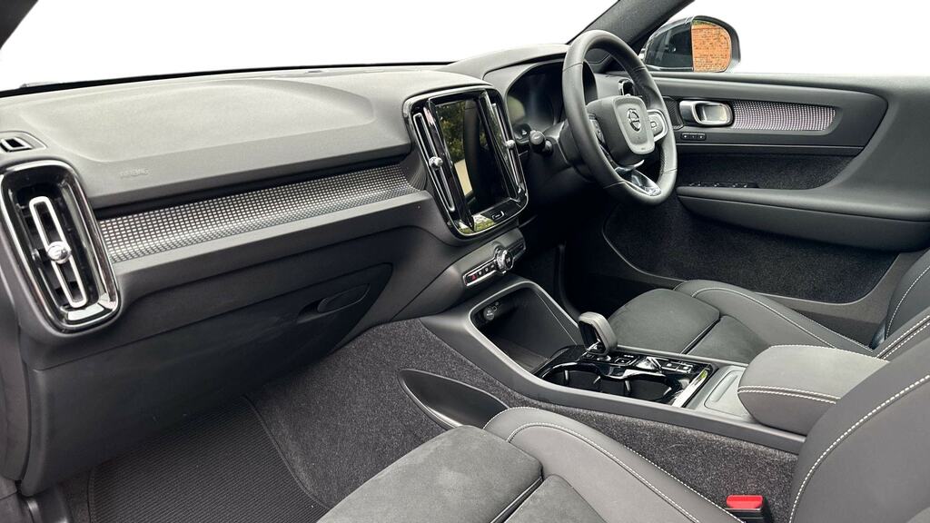 Volvo XC40 2.0 B3p Ultra Bright RV25FRX Black #4