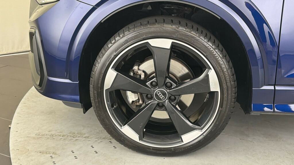 Audi Q2 35 Tfsi Black Edition S Tronic Tech EN73PZR Blue #5
