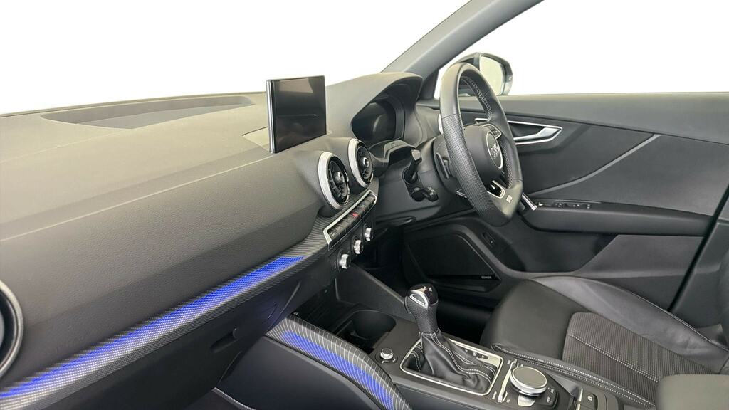 Audi Q2 35 Tfsi Black Edition S Tronic Tech EN73PZR Blue #2
