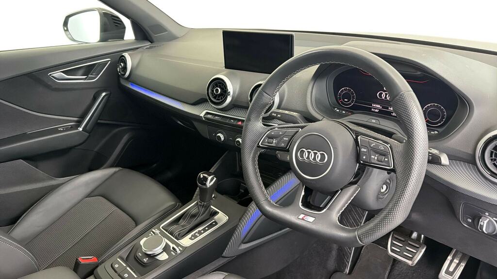 Audi Q2 35 Tfsi Black Edition S Tronic Tech EN73PZR Blue #6