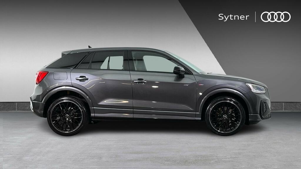 Audi Q2 35 Tfsi Black Edition S Tronic Tech FP75VAD Grey #4