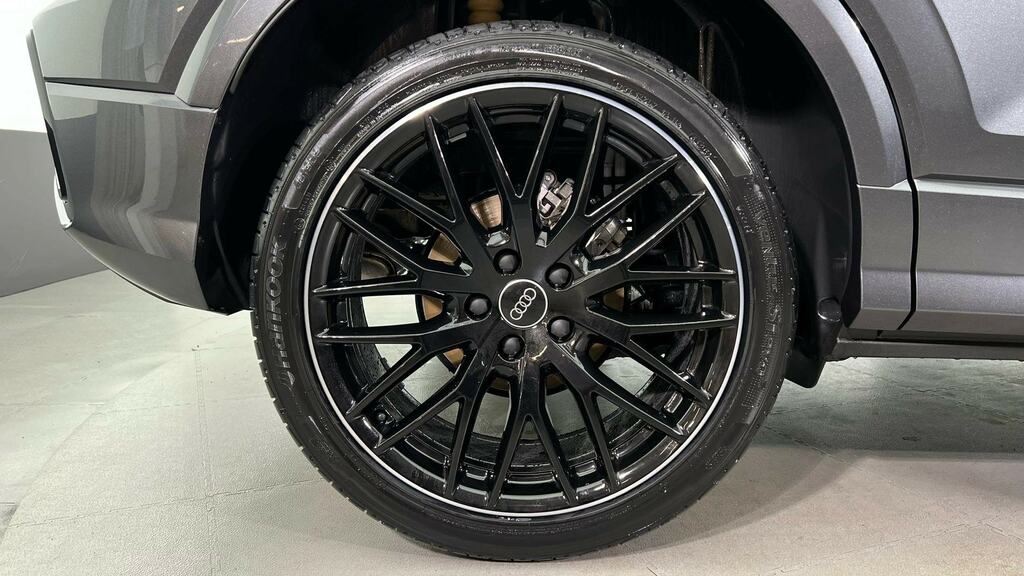Audi Q2 35 Tfsi Black Edition S Tronic Tech FP75VAD Grey #5