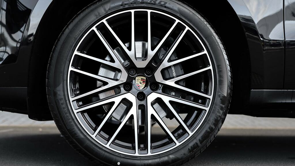 Porsche Macan 5dr Pdk SL26WYH Black #4