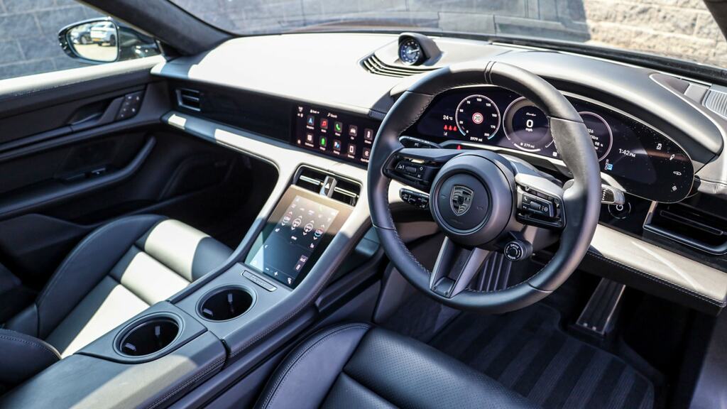 Porsche Taycan 649Kw Turbo 105Kwh Black #3