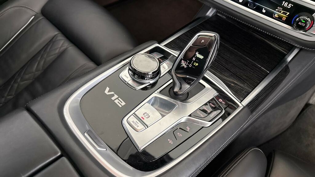 BMW 7 Series 740E Exclusive Black #10