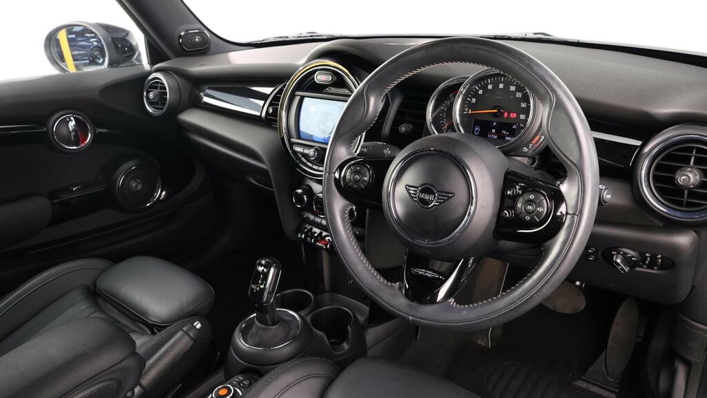 Mini Hatch 1.5 Cooper Exclusive II Comfortnav Pck Black #6