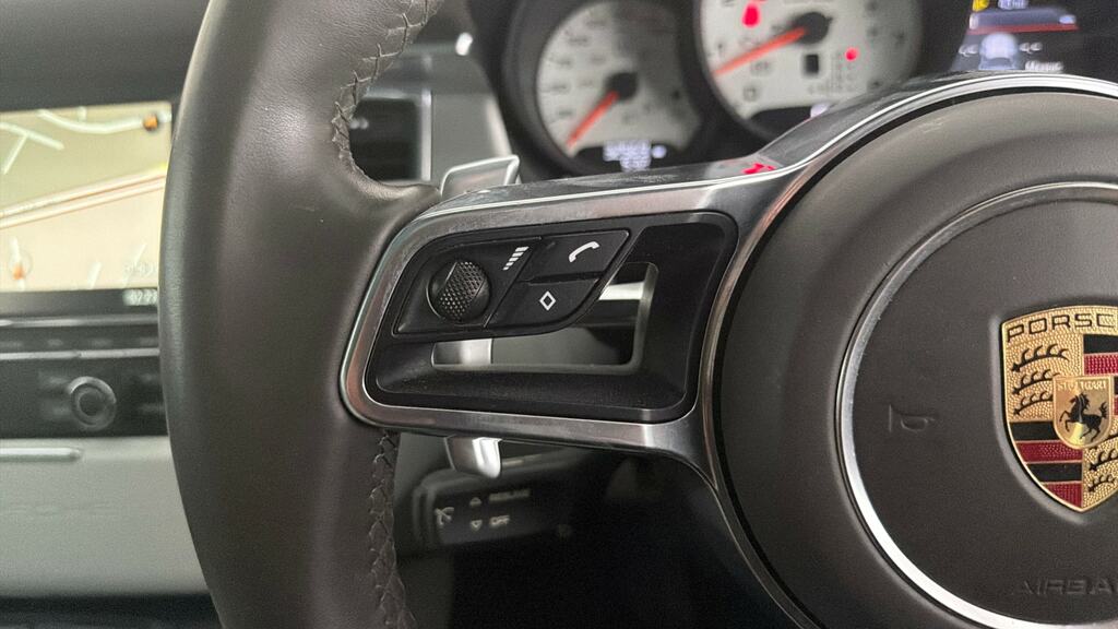 Porsche Macan Turbo Black #17