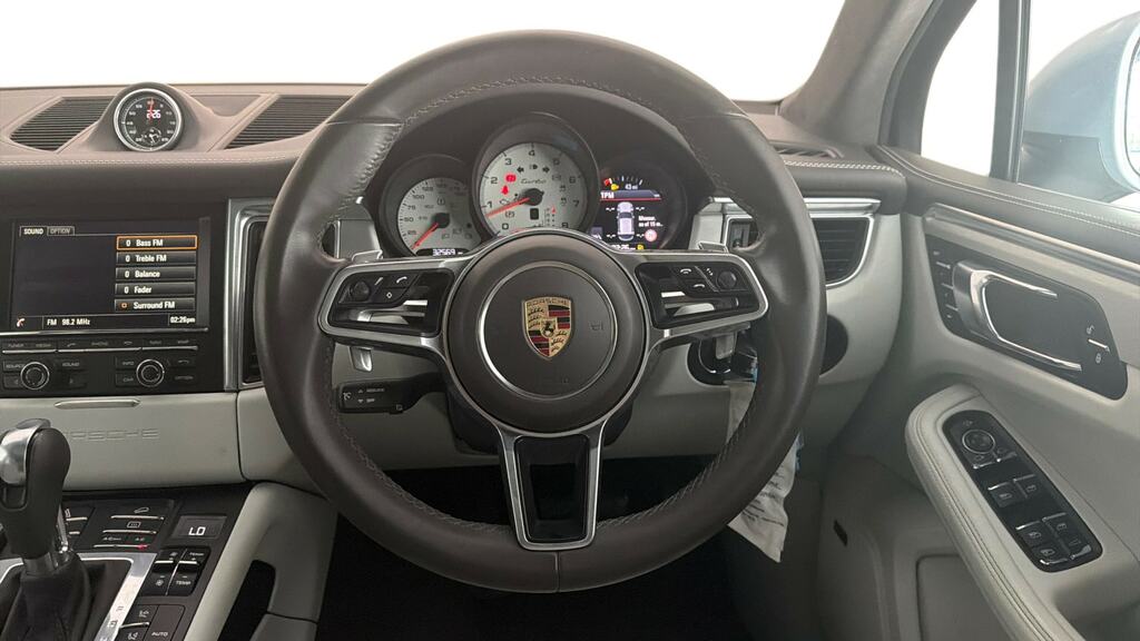 Porsche Macan Turbo Black #8