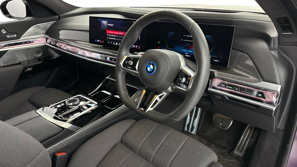 BMW i7 485Kw M70 Xdrive 105.7Kwh Ultimate Pack Purple #5