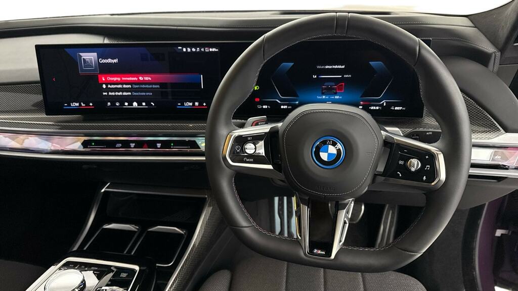 BMW i7 485Kw M70 Xdrive 105.7Kwh Ultimate Pack Purple #4