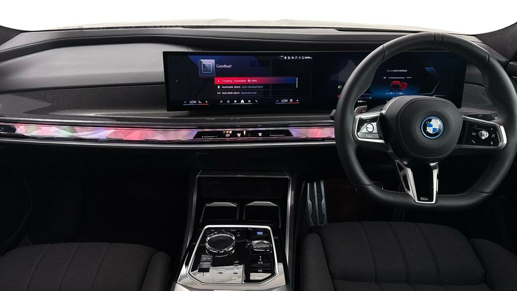 BMW i7 485Kw M70 Xdrive 105.7Kwh Ultimate Pack Purple #3