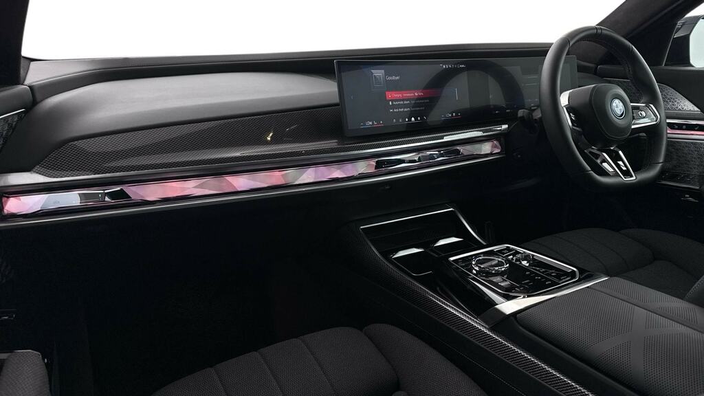 BMW i7 485Kw M70 Xdrive 105.7Kwh Ultimate Pack Purple #6