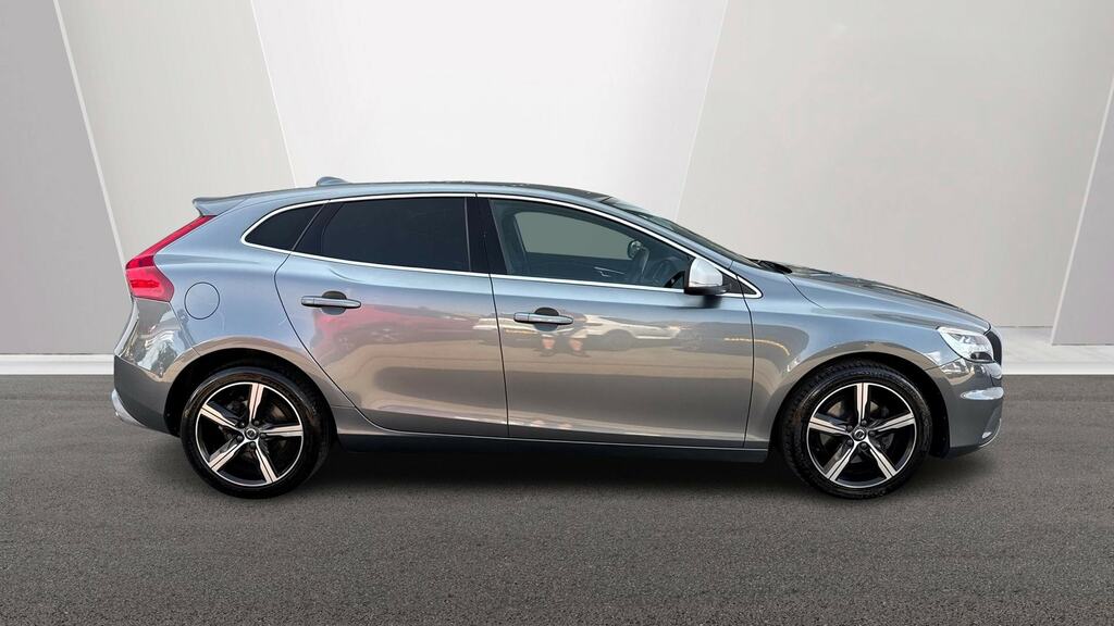 Volvo V40 T3 152 R Design Edition MC19UGX Grey #3