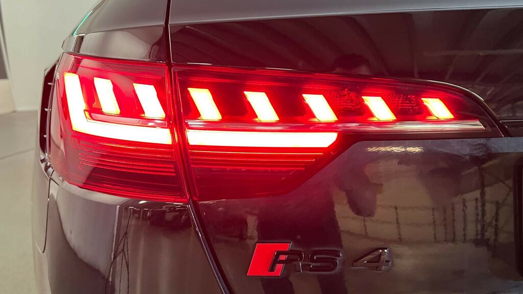 Audi RS4 Avant Rs 4 Avant Carbon Black 450 Ps Tiptronic Black #22
