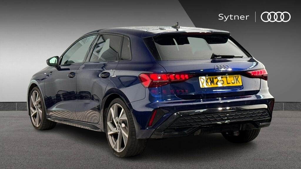 Audi A3 35 Tfsi Black Edition S Tronic KM25LJK Blue #3