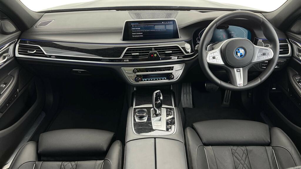 BMW 7 Series 745Le Xdrive M Sport Black #4