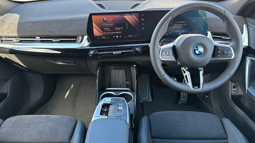 BMW iX2 230Kw Xdrive30 Shadow Edition 65Kwh Black #4