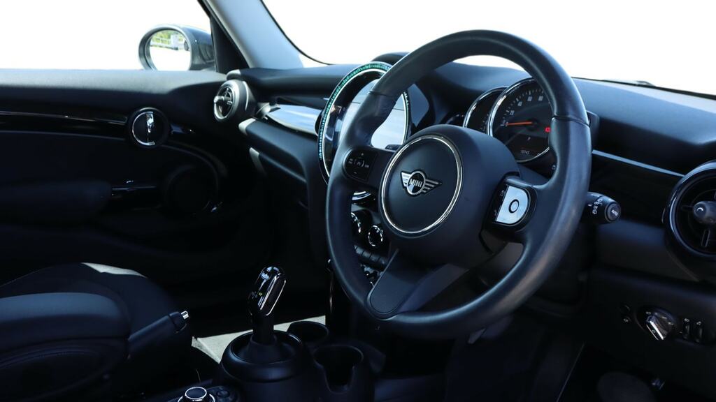 Mini Hatch 1.5 Cooper Classic Premium KF72VWS Black #6