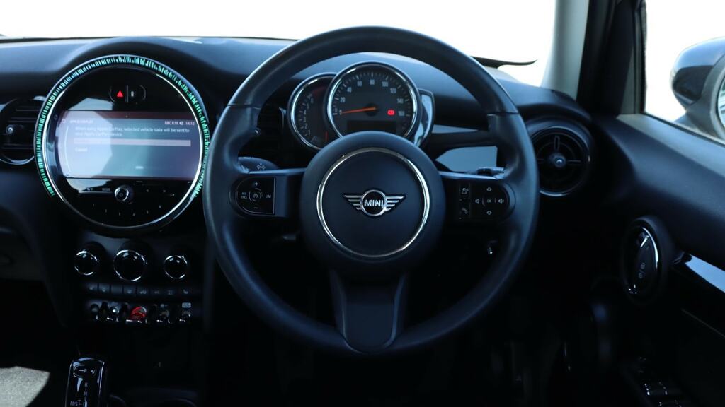 Mini Hatch 1.5 Cooper Classic Premium KF72VWS Black #5