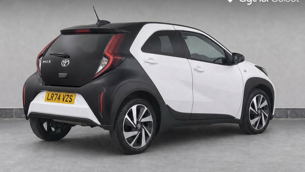 Toyota Aygo X 1.0 Vvt-i Edge LR74VZS White #4