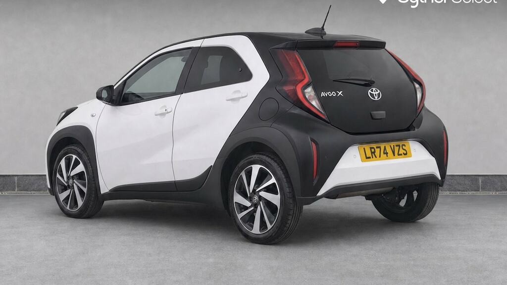 Toyota Aygo X 1.0 Vvt-i Edge LR74VZS White #3