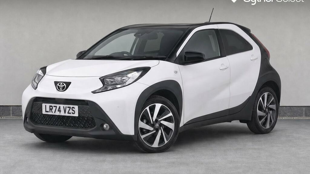 Toyota Aygo X 1.0 Vvt-i Edge LR74VZS White #2