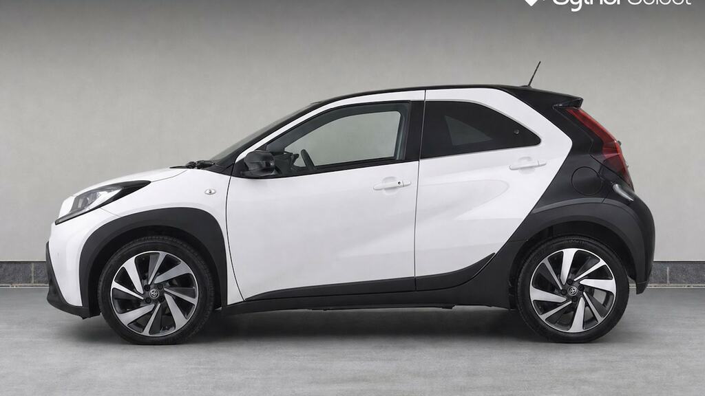Toyota Aygo X 1.0 Vvt-i Edge LR74VZS White #6