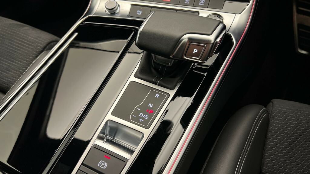Audi A6 Saloon Black Edition Black #14