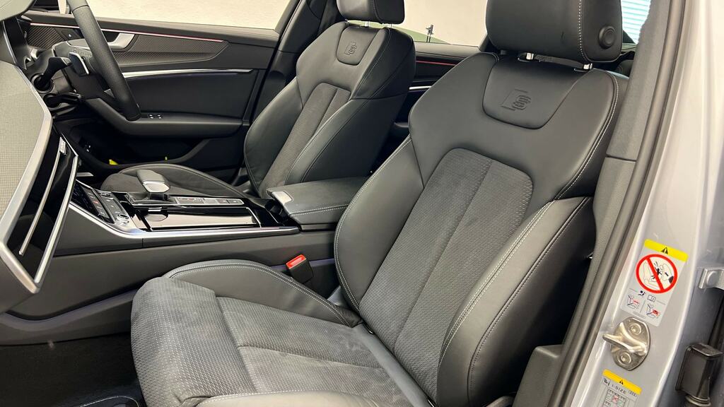 Audi A6 Saloon Black Edition Black #15