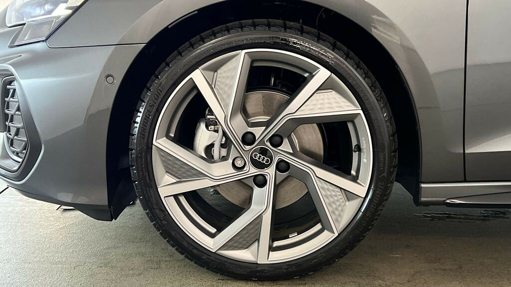 Audi A3 1.5 Tfsi 150 Black Edition Tech Pack FP75UCZ Grey #5