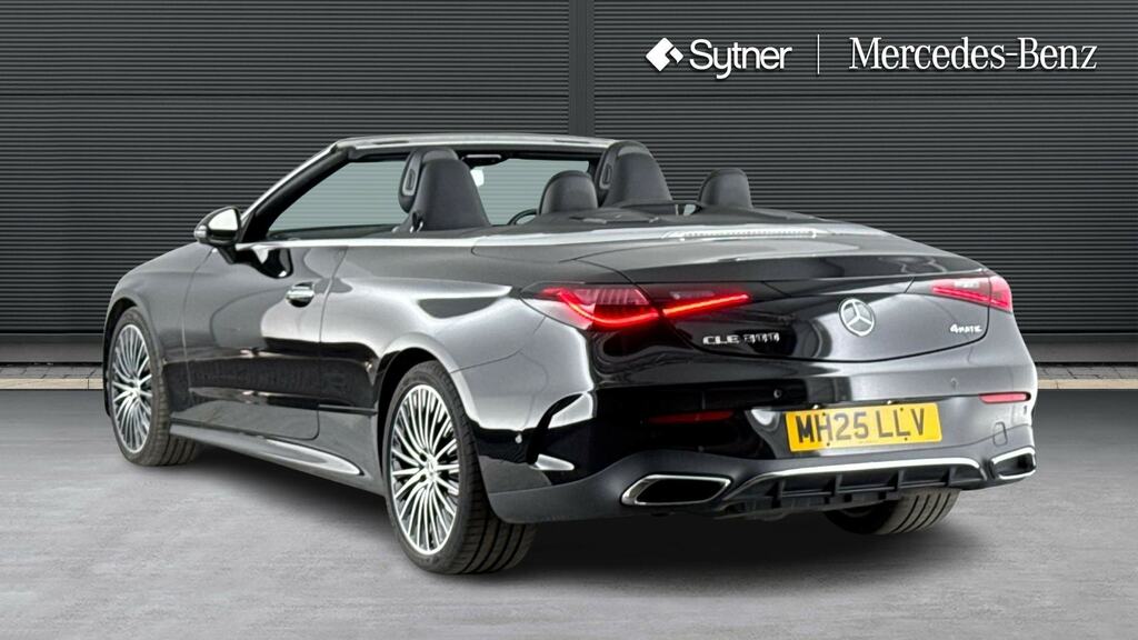 Mercedes-Benz 300 Cle 300 4Matic Amg Line Premium 9G-tronic Black #4