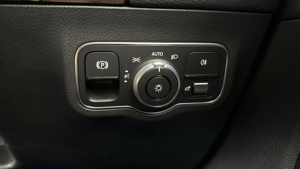 Mercedes-Benz GLA Class Black #28
