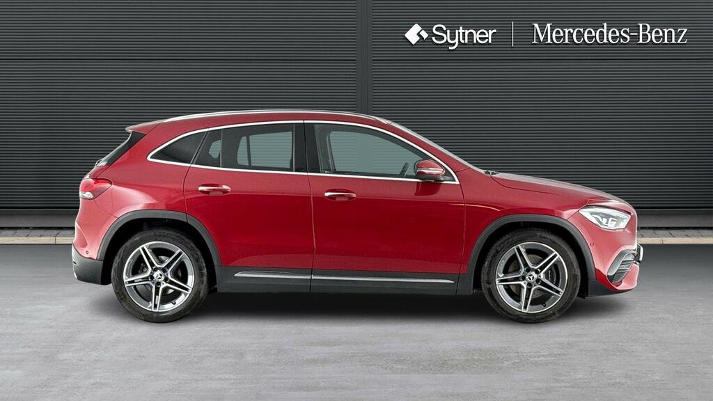 Mercedes-Benz GLA Class Gla 200 Amg Line Premium Red #4