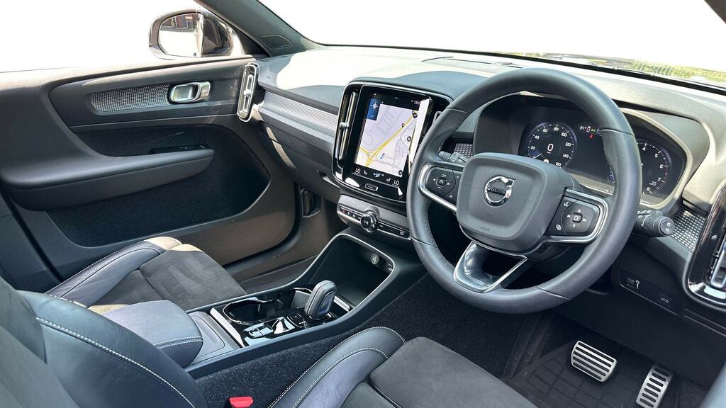 Volvo XC40 2.0 B5p R Design Pro Awd YW21HLH Grey #3