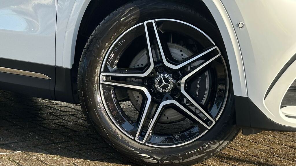 Mercedes-Benz GLA Class Gla 200D Amg Line Executive Black #5