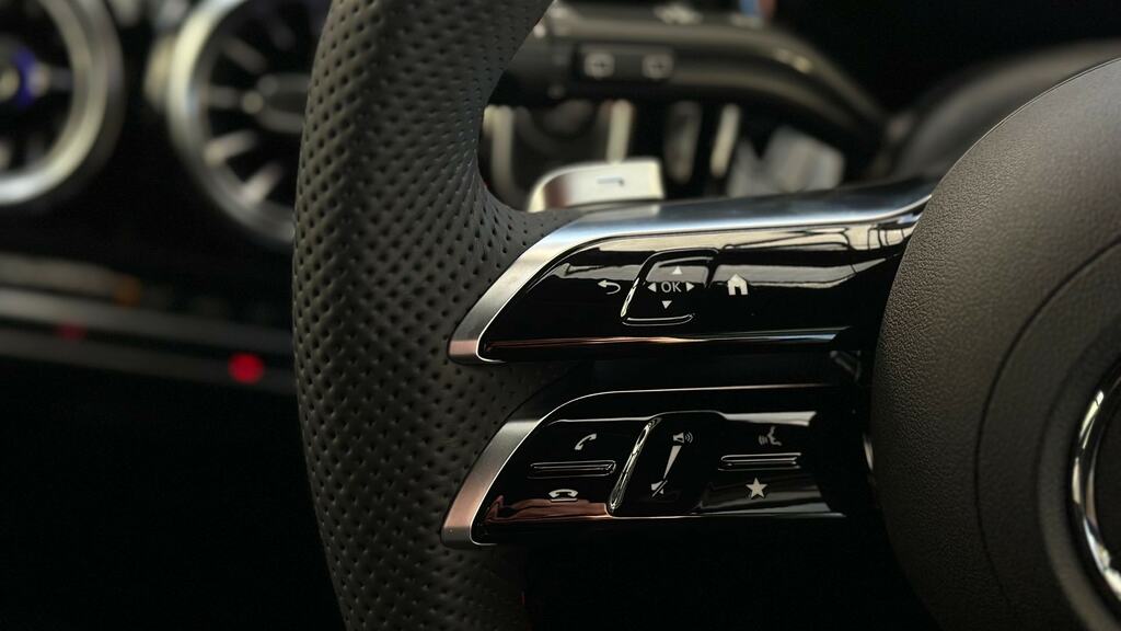 Mercedes-Benz GLA Class Gla 200D Amg Line Executive Black #14