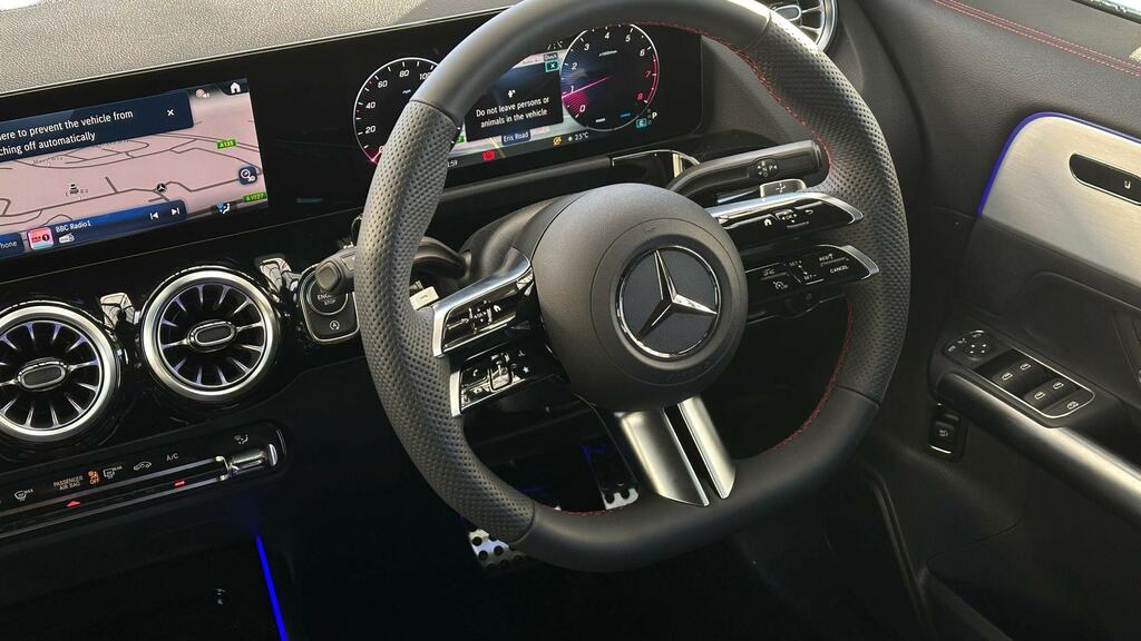 Mercedes-Benz GLA Class Gla 200D Amg Line Executive Black #9
